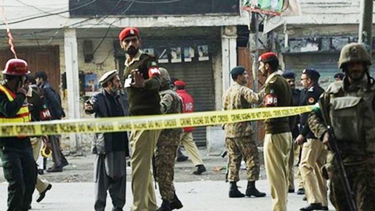 O ülke şokta! Bombalı saldırı: 13 asker hayatını kaybetti! Tehlikeli seviyeye tırmandı