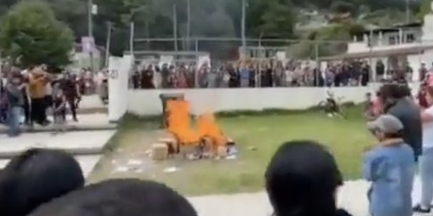 O ülkede aileler 'sapkınlığa karşı' ayaklandı! Darısı başımıza...