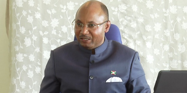 O ülkede darbe iddiası! Başbakan görevden alındı