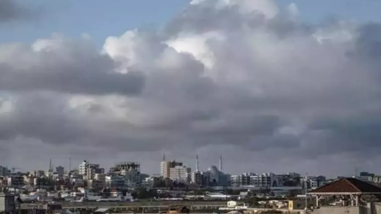 O ülkede dehşet! Silahlı kişiler oteli bastı: Çok sayıda ölü var