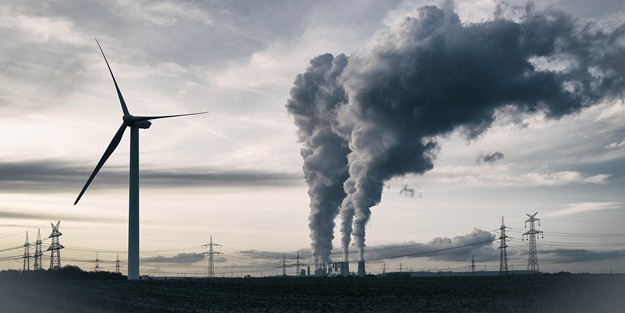 O ülkede enerji santrallerine saldırı! OHAL ilan edildi