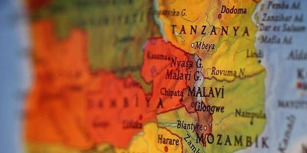 O ülkede eski Meclis Başkan Yardımcısı parlamento binasında intihar etti