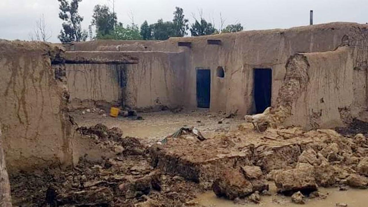 O ülkede fırtına can aldı: 25 ölü