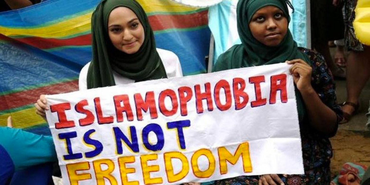 O ülkede İslam düşmanları iyice kudurdu