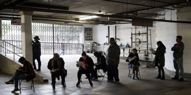 O ülkede işsizlik maaşı bombası! Ülke şokta: Başvurular patladı, 25 bin kişi arttı!