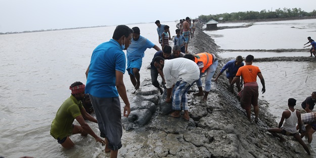O ülkede kasırga! Birçok alan sular altında kaldı
