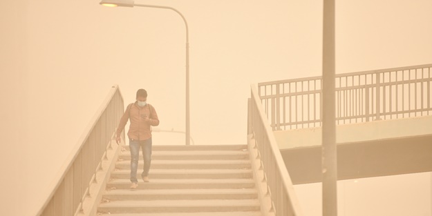 O ülkede kum fırtınası