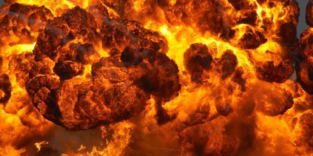 O ülkede minibüse bombalı saldırı!