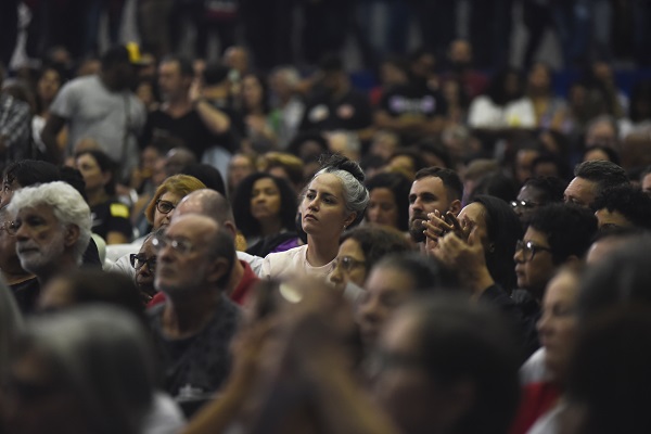 O ülkede öğretmenler greve gidiyor