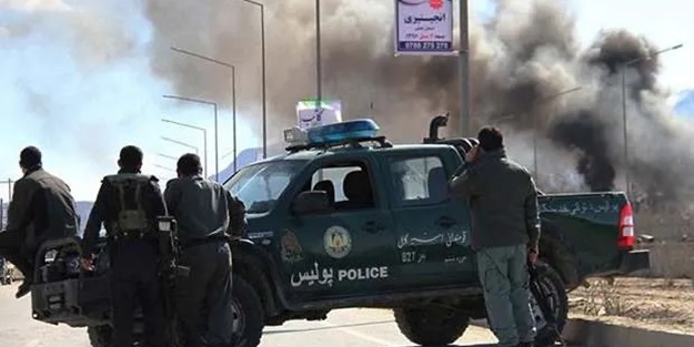 O ülkede polis aracına bombalı saldırı