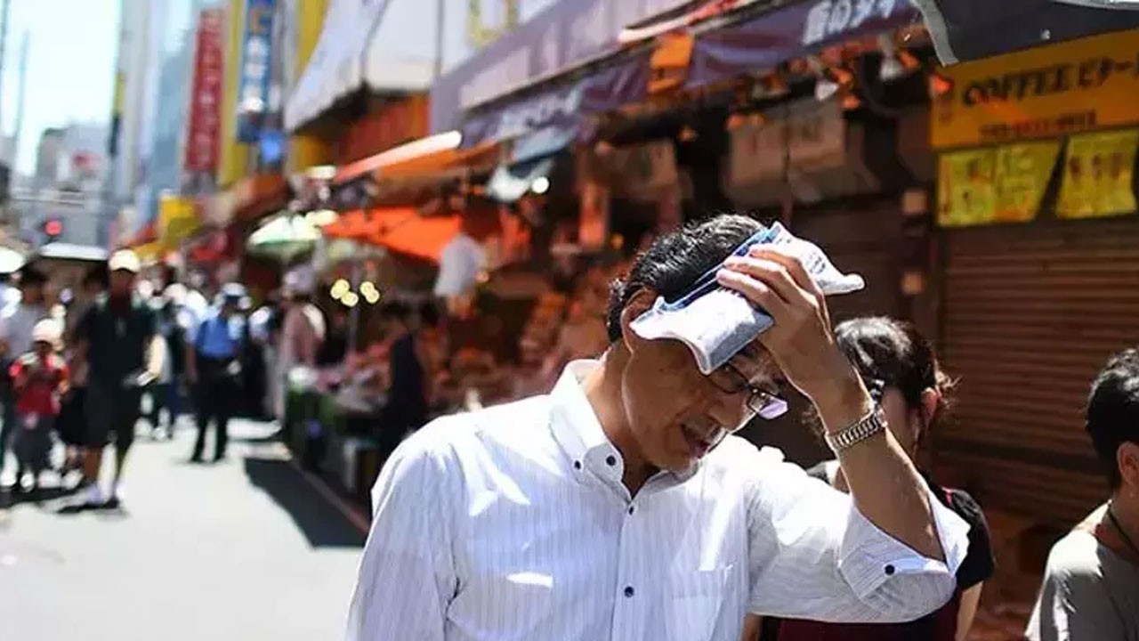 O ülkede sıcaklık kavuruyor! 1.5 ayda 56 kişi hayatını kaybetti