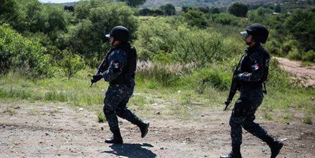 O ülkede şok! Çok sayıda polis öldürüldü