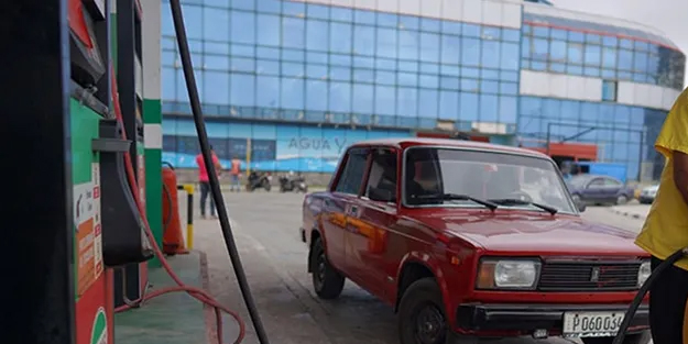 O ülkede şok eden fiyat! Bir litre su fiyatına 10 litre benzin satın alıyor