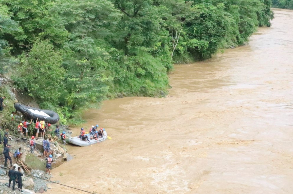 O ülkede toprak kayması! Onlarca ölü ve kayıplar var