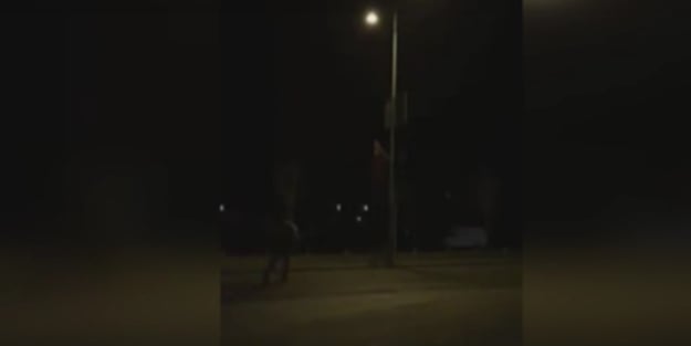 O ülkede Türk bayrağına çirkin saldırı