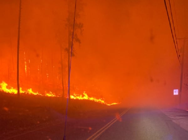 O ülkede yangın 50 yapıyı yıktı