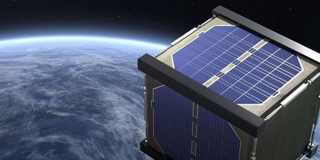 O ülkeden bir ilk: Dikkat çeken ilginç, ahşap uydu için iş başında!