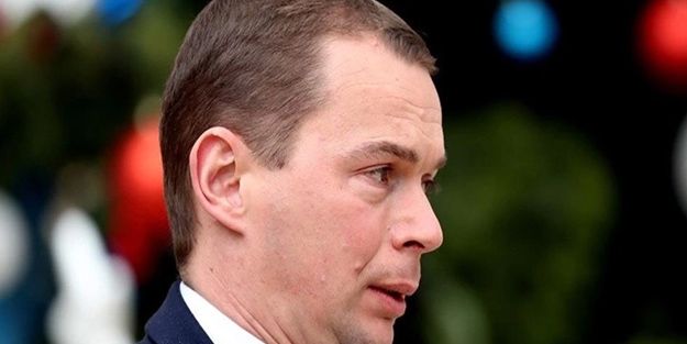 O ülkenin Çalışma Bakanı bu çok önemli dedi, işaret etti: bazı mesleklerin icrası için şart! Başladı