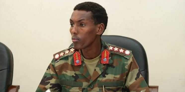 O ülkenin genç Genelkurmay Başkanı görevden alındı!