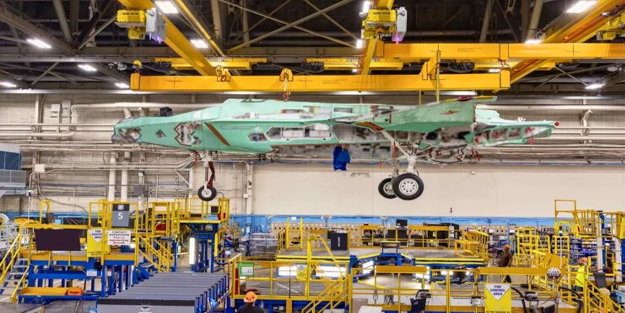 O ülkenin ilk F-35A savaş uçağı üretim hattında