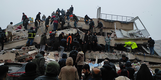O vekil kötü haberi verdi: İki abim, eşleri, ablam, eniştem, çocukları enkazın altında