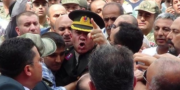 O Yarbay'a sosyal medyada büyük tepki