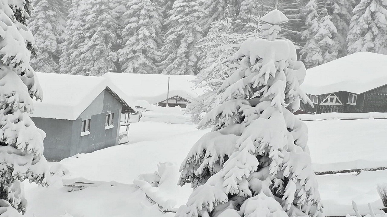 O yaylada kar kalınlığı 1 metreyi aştı