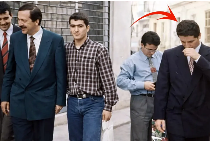 O zaman da "Reis" idi, şimdi de "Reis" Erdoğan’ın yanındaki bu delikanlıyı tanıdınız mı?