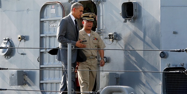 Obama Filipinlere iki savaş gemisi bağışladı