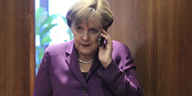 Obama ve Merkel 'Ukrayna krizini' görüştü