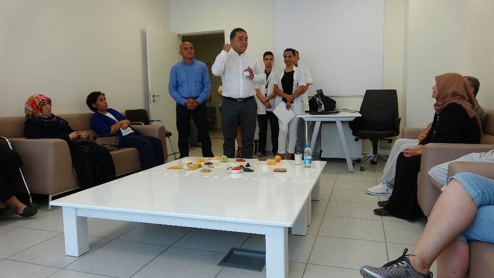 Obezite Merkezi’nde 1 ton kilo verdiler 