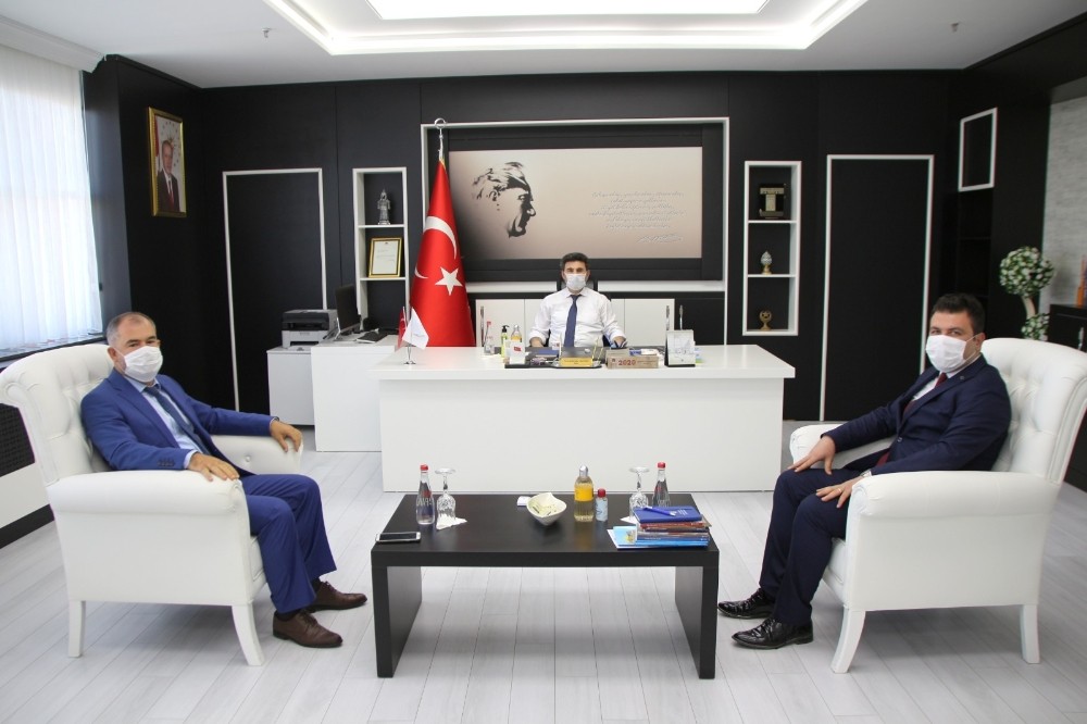 Ocak Başkanı Karaoğlan Rektörü Karacoşkun’la bir araya geldi 