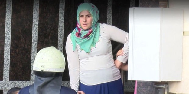Ocakta yemeği vardı, eve giremeyince öyle bir şey yaptı ki...