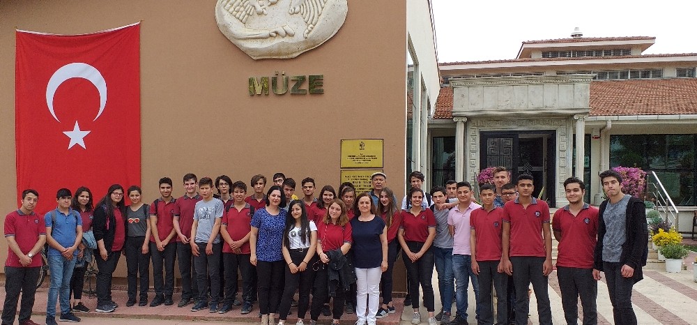 Ödemiş Müzesi, öğrencilerin akınına uğradı 