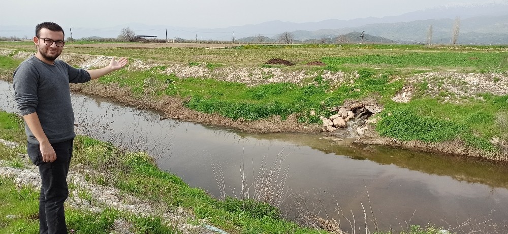 Ödemiş’te bir mahalle atık sulara tepki gösterdi, yardım istedi 