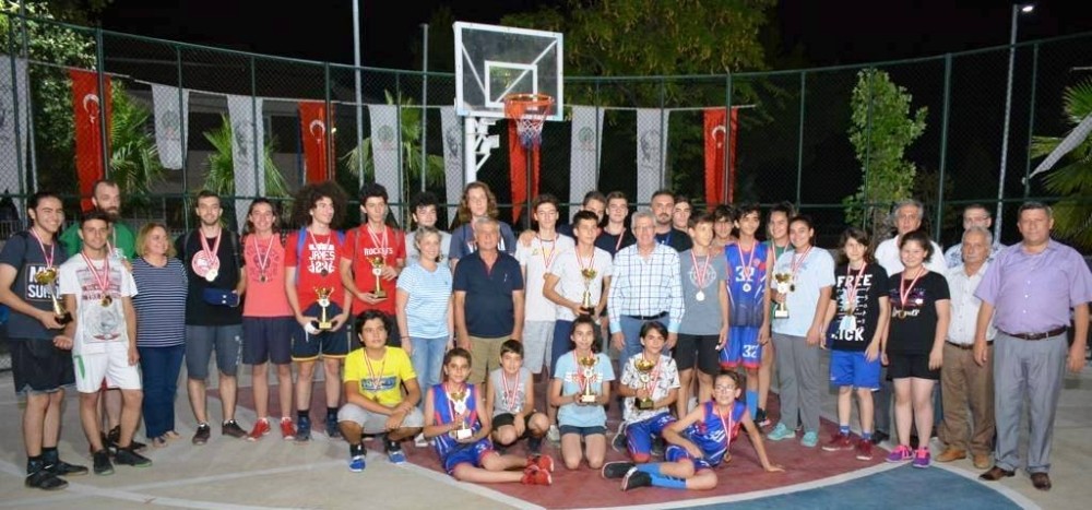 Ödemiş’te sokak basketbolu heyecanı 