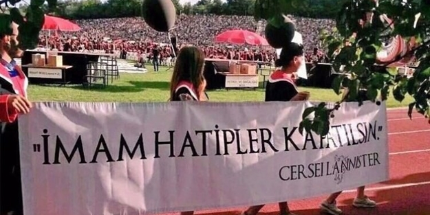 ODTÜ'de iğrenç pankart!