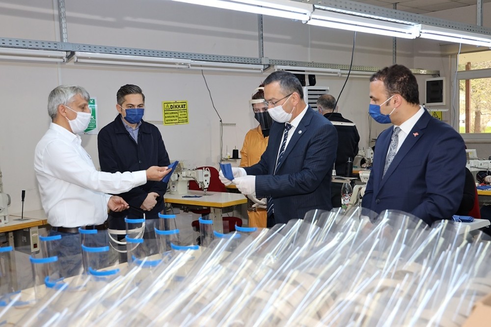 ODÜ’de maske üretimi başladı 