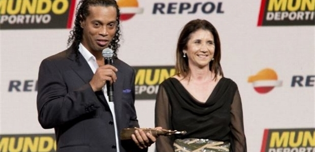 Ödül gecesinde Ronaldinho rüzgarı