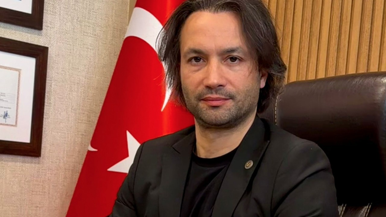 Ödül Törenlerinde Denetim Çığlığı: "Ödüller Peynir Ekmek Gibi Dağıtılıyor!"