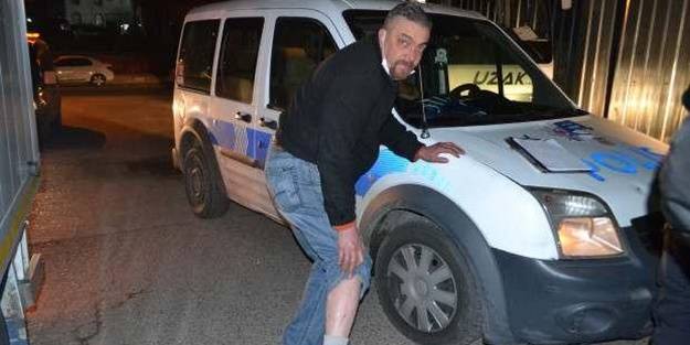 Odun almak isteyen vatandaşa köpekler saldırdı