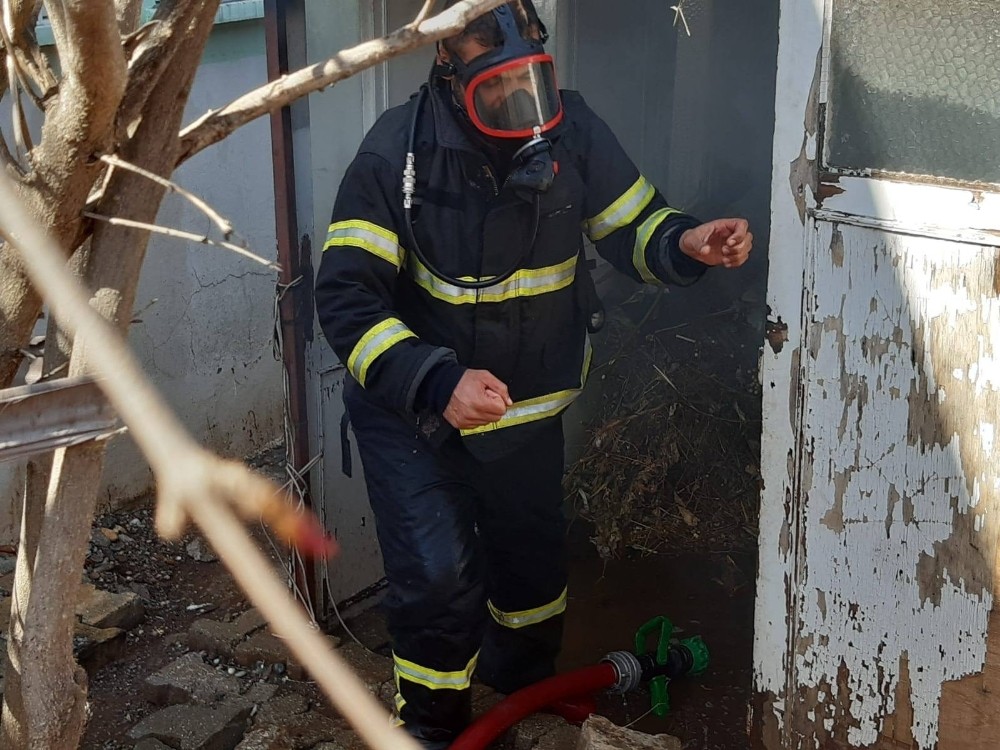 Odunlukta çıkan yangın korkuttu 