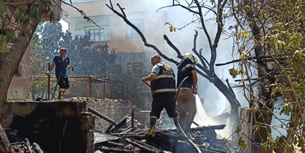 Odunluktaki yangın 3 çocuğu hastanelik etti