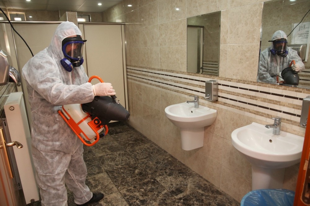 Odunpazarı Belediyesi korona virüse karşı okulları dezenfekte ediyor 