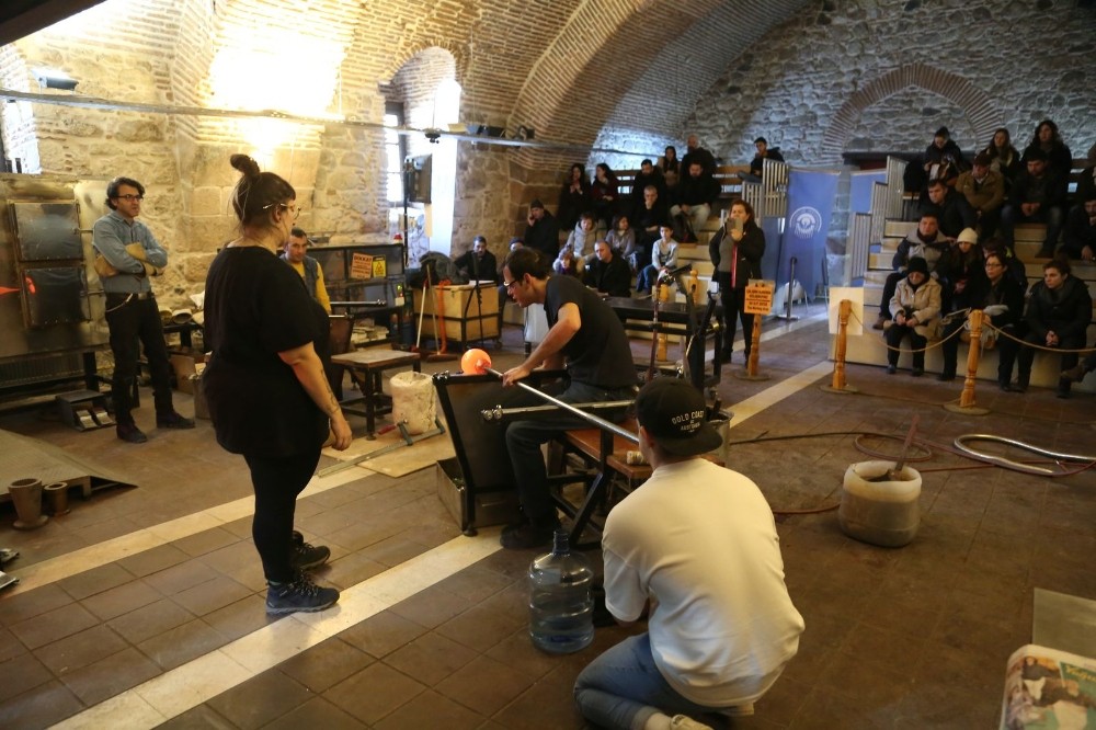 Odunpazarı’nda bu hafta Vahap Avşar eserlerini üretti 