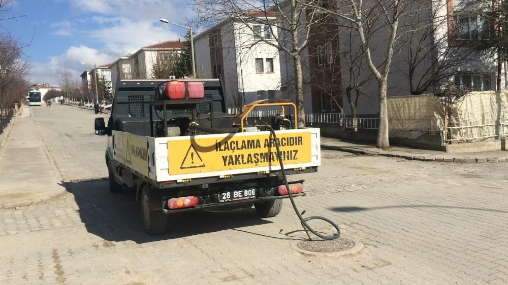 Odunpazarı’nda ilaçlama çalışmaları devam ediyor 