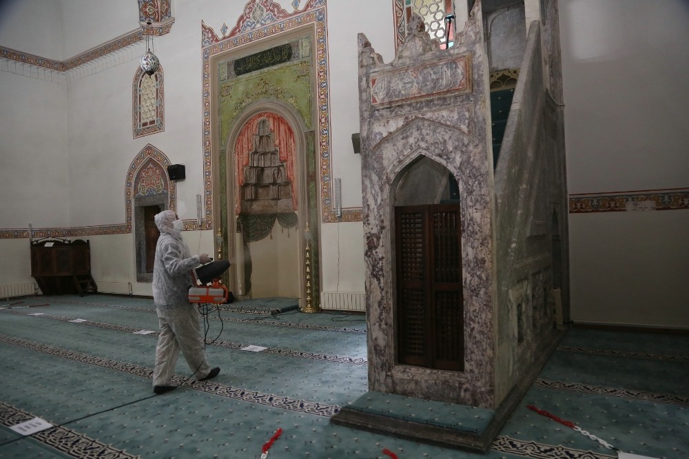 Odunpazarı’ndaki camiler dezenfekte ediliyor 