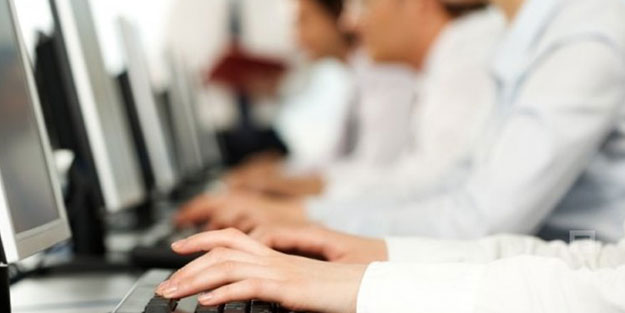 Ofis çalışanları dikkat! İşte ofis çalışanların yakasını bırakmayan hastalığın giderme yolları