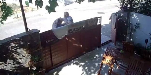 Öfkeli adam, kadın komşusunu öldüresiye dövdü! O anlar anbean kaydedildi