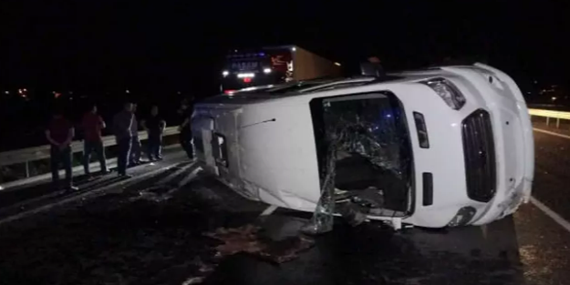 Öğencileri taşıyan minibüs TIR'a çarptı: 17 yaralı